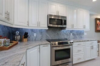 836 Bentwood Dr in Naples, FL - Building Photo - Building Photo