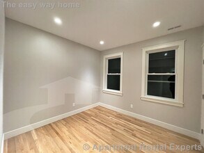 70 Spring St, Unit #2 in Cambridge, MA - Foto de edificio - Building Photo