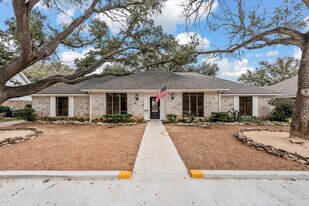 7105 Fish Pond Rd in Waco, TX - Building Photo