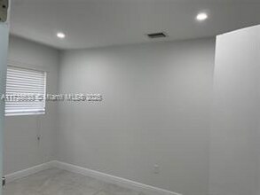 8640 SW 125th Ter in Miami, FL - Building Photo - Building Photo