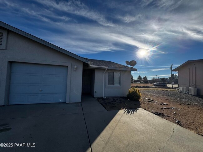 property at 3335 N Yavapai Ct