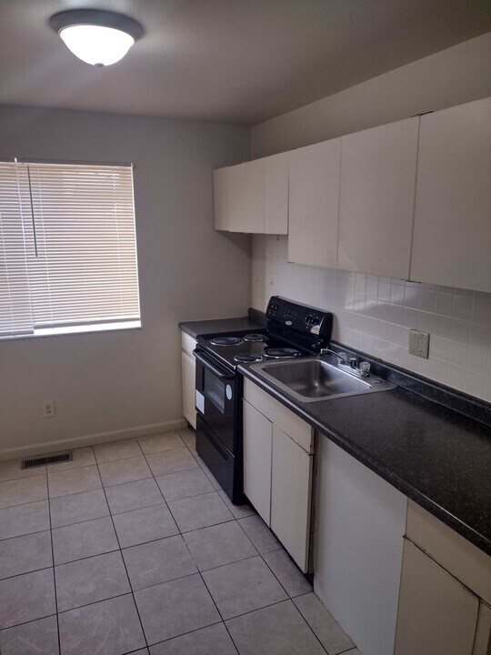 9993 Sloane Sq, Unit A in St. Louis, MO - Building Photo