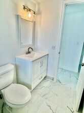 3080 Lake Osborne Dr, Unit 202 in Lake Worth Beach, FL - Building Photo - Building Photo