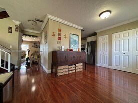 232 Lakeside Cir in Sunrise, FL - Building Photo