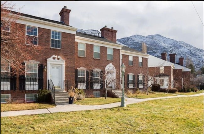 property at 4295 Ivy Ln