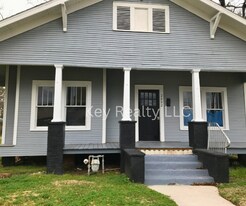 2402 Lee St in Alexandria, LA - Building Photo