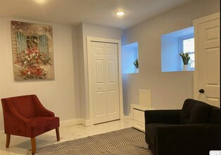 397 Woodlawn Ave, Unit B in Jersey City, NJ - Building Photo - Building Photo