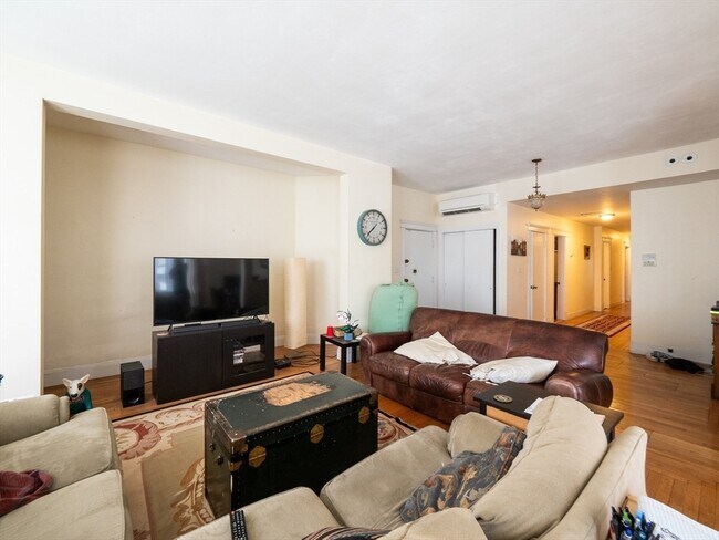481 Boylston St in Brookline, MA - Building Photo - Building Photo