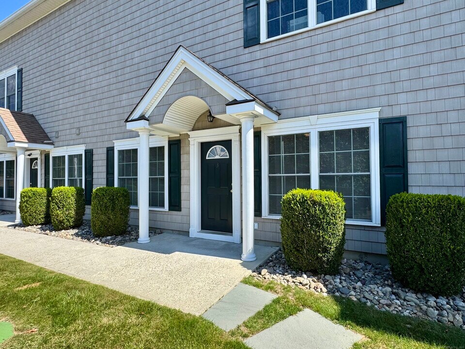 86 CT-37 in New Fairfield, CT - Building Photo