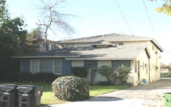 5239-5243 Bellingham Ave in Valley Village, CA - Building Photo