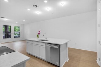 8353 NW 7th Ct in Plantation, FL - Building Photo - Building Photo