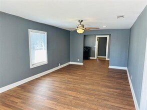 2801 Ennis Ave in Fort Worth, TX - Building Photo - Building Photo