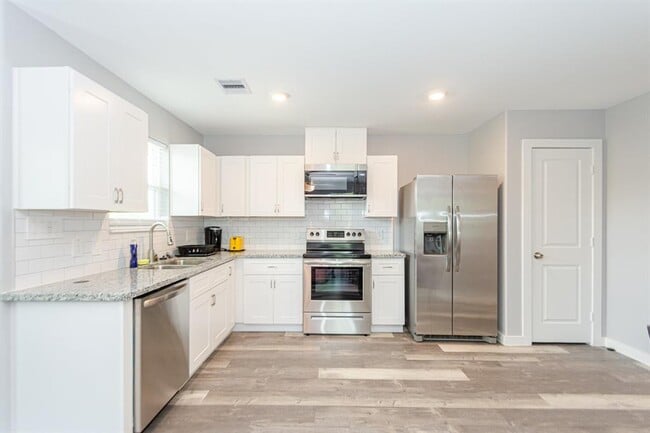 618 Maple Way in Houston, TX - Building Photo - Building Photo