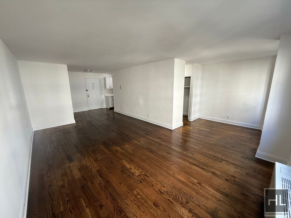East 89 Street in New York, NY - Building Photo