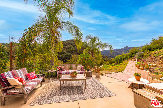 2529 Topanga Skyline Dr in Topanga, CA - Building Photo - Building Photo