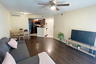 1964 Lake Atriums Cir in Orlando, FL - Building Photo - Building Photo