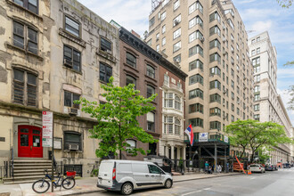 24 E 35th St in New York, NY - Building Photo - Building Photo