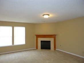 1332 Clove Ct in Greenfield, IN - Building Photo - Building Photo