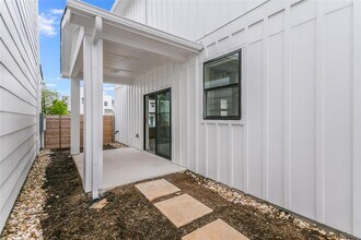 7601 Cooper Ln in Austin, TX - Building Photo - Building Photo
