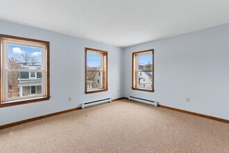 24 North St in Warren, MA - Building Photo - Building Photo