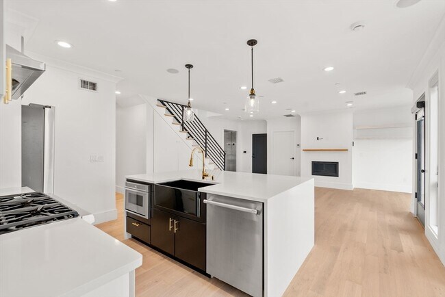 property at 148 W 9th St