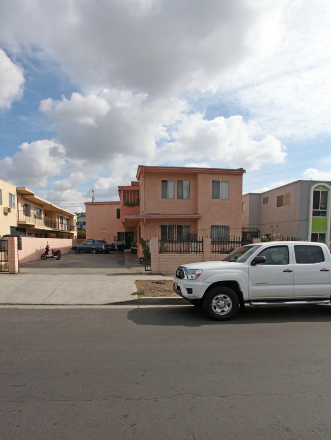 1148 N Westmoreland Ave in Los Angeles, CA - Building Photo - Building Photo