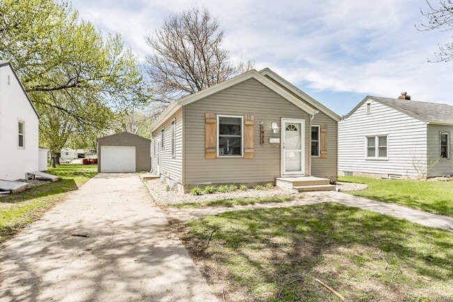 1923 S Menlo Ave in Sioux Falls, SD - Building Photo - Building Photo