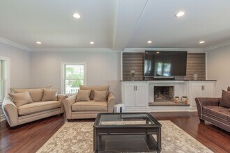 641 Little Bird Rd in East Hampton, NY - Building Photo - Building Photo