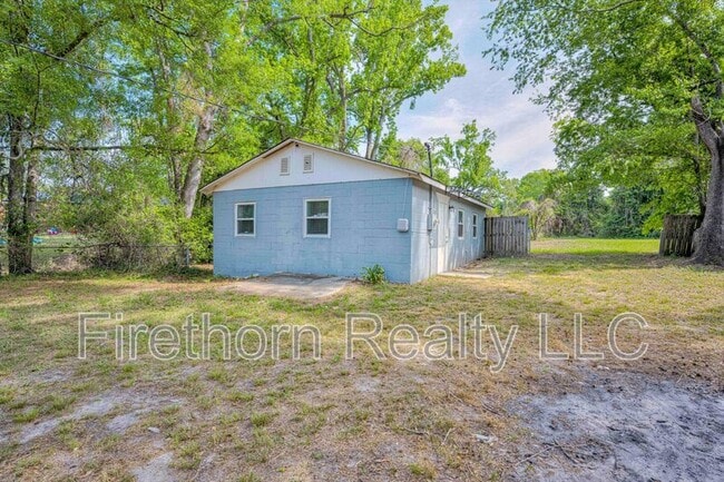 property at 2719 Meadowbrook Dr