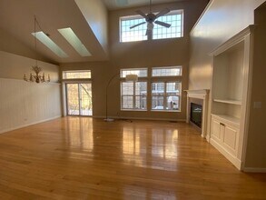 1626 S Luther Ave in Oakbrook Terrace, IL - Building Photo - Building Photo