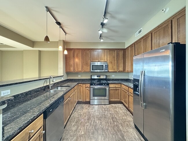 2 Itasca Place in Itasca, IL - Building Photo - Building Photo
