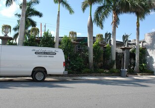340 Conniston Rd in West Palm Beach, FL - Building Photo - Building Photo