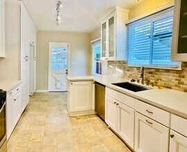 67 Windsor Ln in Sierra Madre, CA - Foto de edificio - Building Photo