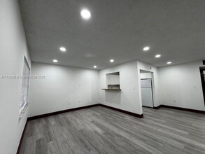 3300 S Dixie Hwy in Miami, FL - Building Photo - Building Photo