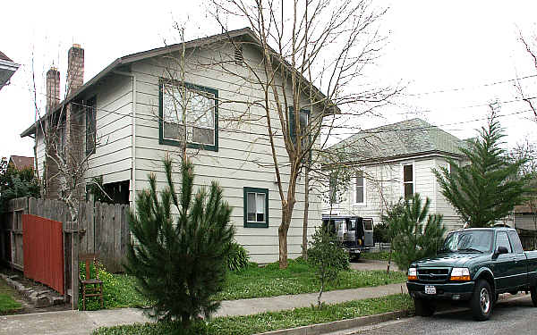 308-312 Vallejo St in Petaluma, CA - Foto de edificio - Building Photo