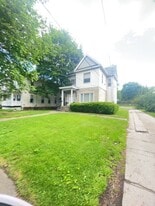 716 W Lackawanna Ave in Blakely, PA - Building Photo