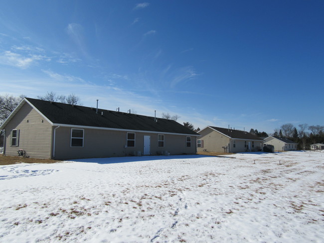 E2530 Spencer Lake Rd, Unit -232 in Waupaca, WI - Building Photo - Building Photo