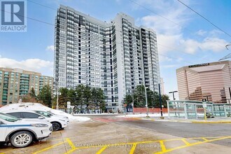 7 Bishop Ave in Toronto, ON - Building Photo - Building Photo