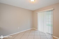 8304 Brandeis Cir W in Sarasota, FL - Foto de edificio - Building Photo