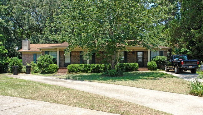 2084-2086 Pats Pl in Tallahassee, FL - Foto de edificio - Building Photo