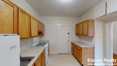 1620 Commonwealth Ave, Unit #4 in Boston, MA - Building Photo - Building Photo