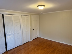 420 Church St, Unit 422 in Whitinsville, MA - Foto de edificio - Building Photo