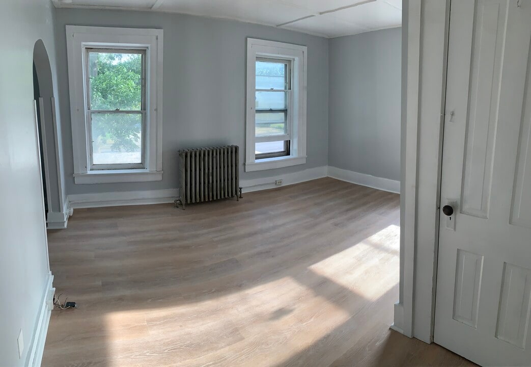 135 Ontario St, Unit 4 in Lockport, NY - Building Photo