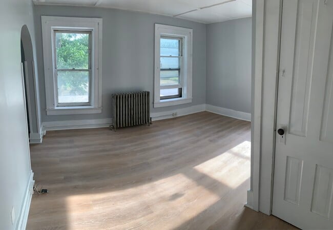 135 Ontario St, Unit 2