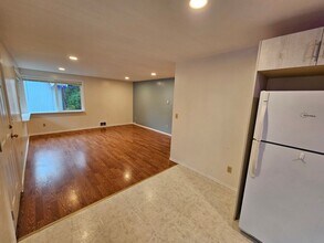 1108 Bellevue Way SE in Bellevue, WA - Building Photo - Building Photo