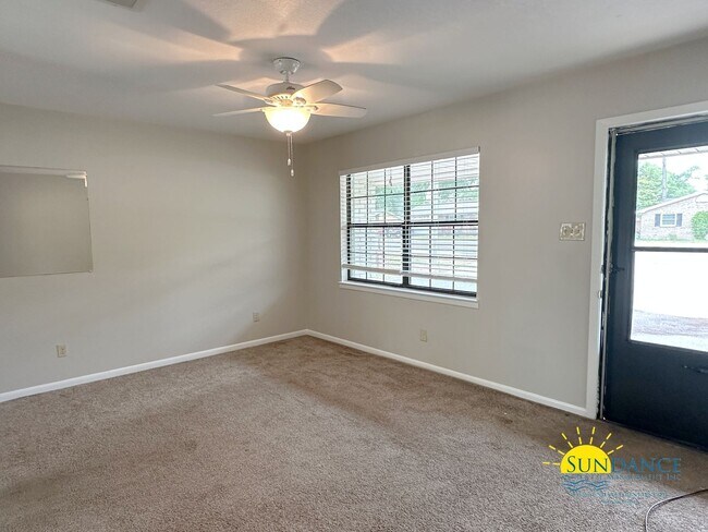 3751 E Olive Rd in Pensacola, FL - Building Photo - Building Photo