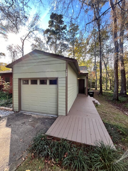 1702 Beechwood Cir N in Tallahassee, FL - Building Photo