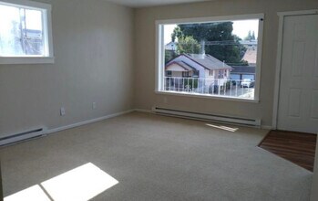 1522 9th St in Bremerton, WA - Building Photo - Building Photo