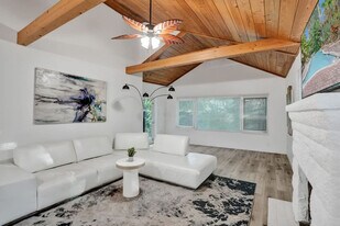 1115 SW 4th St, Unit SI ID1504048P in Fort Lauderdale, FL - Building Photo