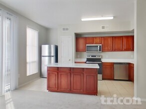 18250 N Cave Creek Rd in Phoenix, AZ - Building Photo - Building Photo